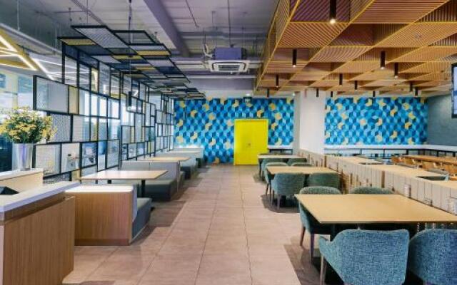 Yello Hotel Paskal Bandung