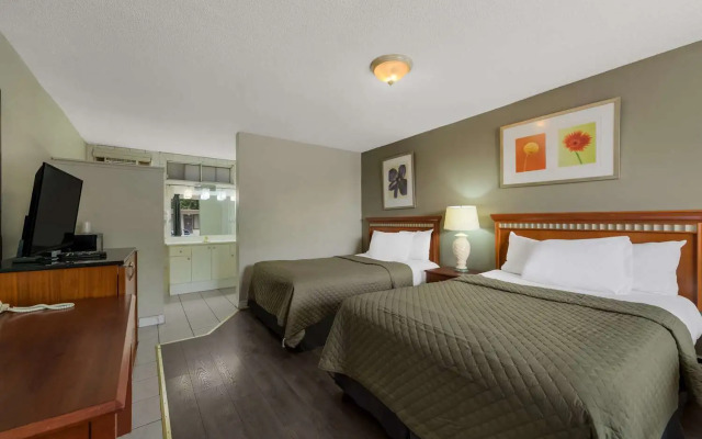 Knights Inn Burlington, ON