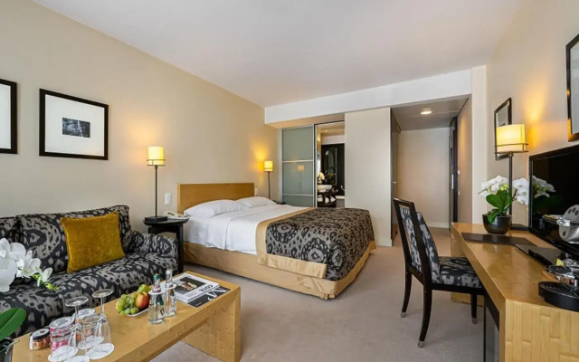 Hotel Jade