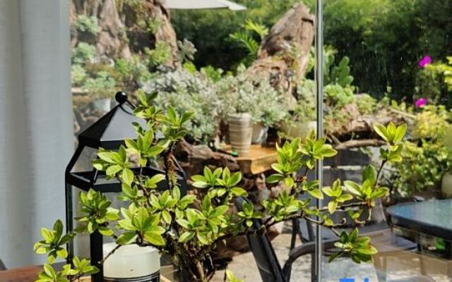 Fanjingshan Mountain and River Sample Homestay