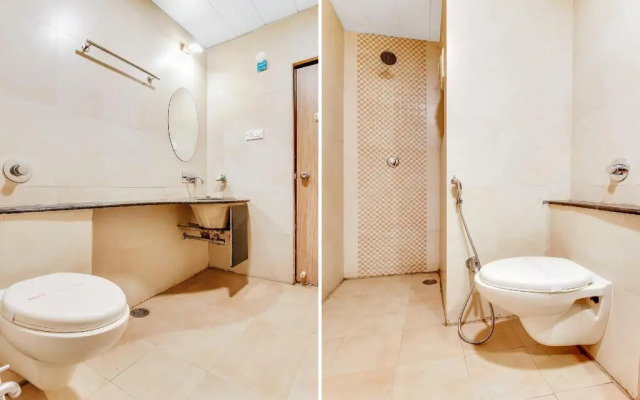 Hotel Solitaire by OYO Rooms
