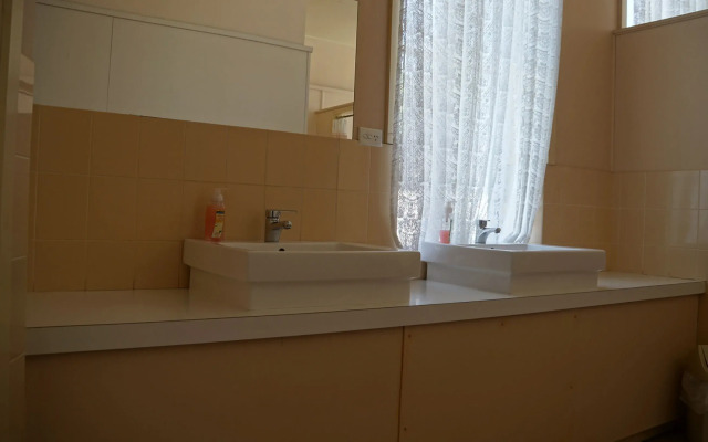 Madden's Commercial Hotel