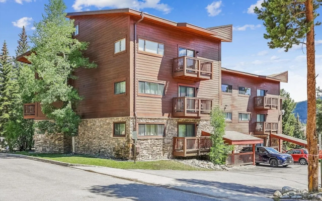 Pine Ridge 11e 2 Bedroom Condo