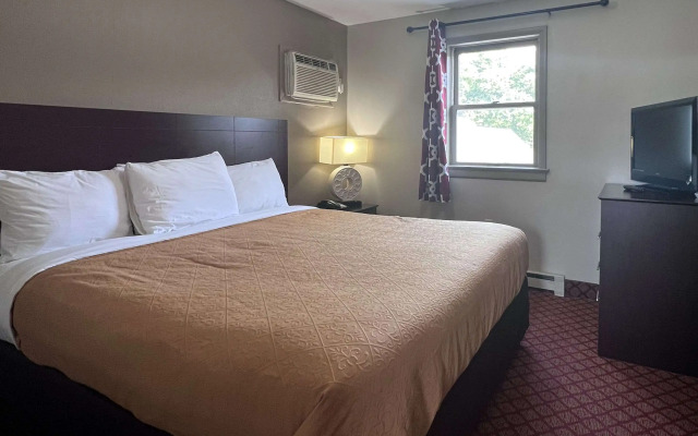 Rodeway Inn & Suites