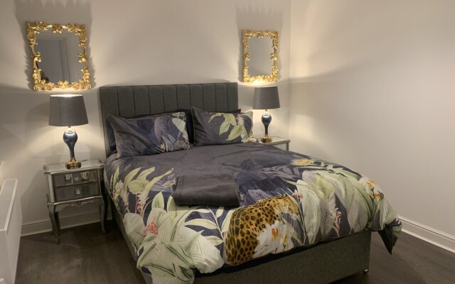 Immaculate Luxury 2-bed Apartment in Lancaster