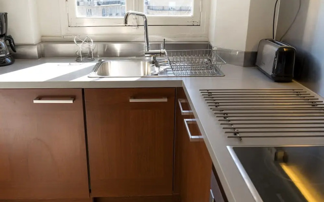 Eiffel Park Peaceful 1 Bedroom Apt Near the Eiffel Tower