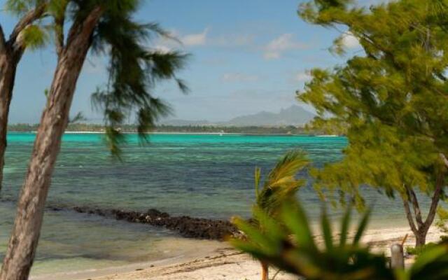 Koki Bonheur Beachfront Villa By StayMauritius