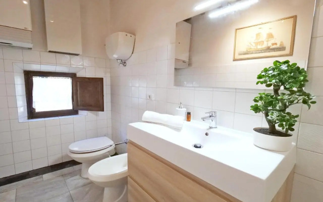 Mint Apartment - Super Central, Quiet, Romantic, close to Finest Restaurants