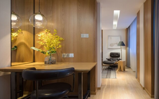 QI Hotel