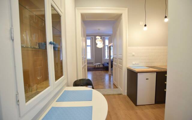 Hi5 Apartments - Ruin Bar District