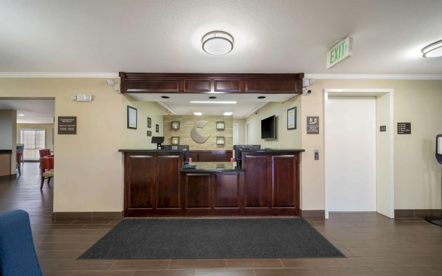 Comfort Suites Red Bluff near I-5