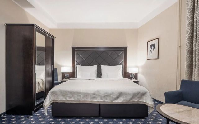 Pytloun Old Armoury Hotel Prague