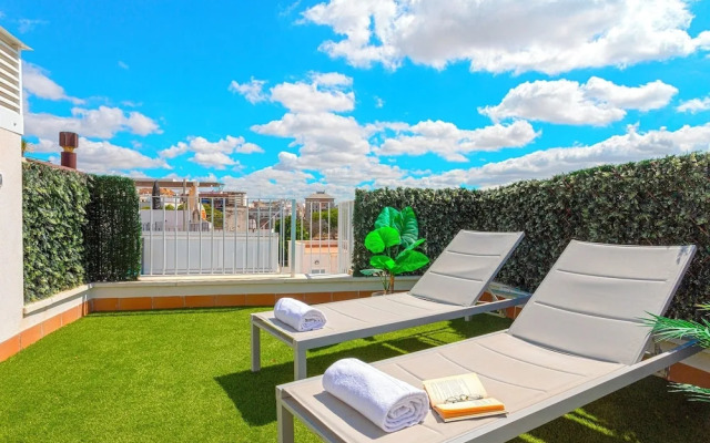 Marvelous Penthouse With 3 Terraces in Triana. Castilla III