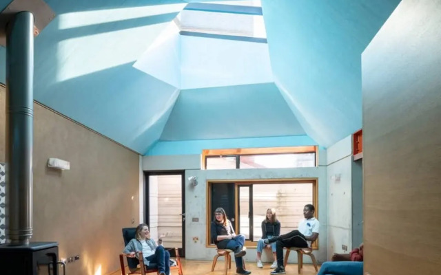 The Sunken House - 2 Bedroom Unique Space