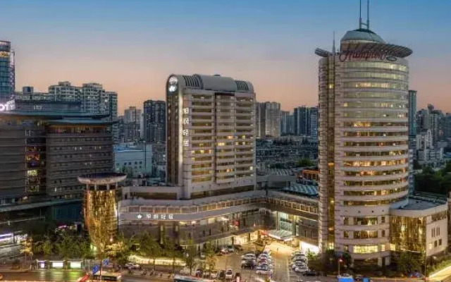 Xufeng Light Residence Hotel