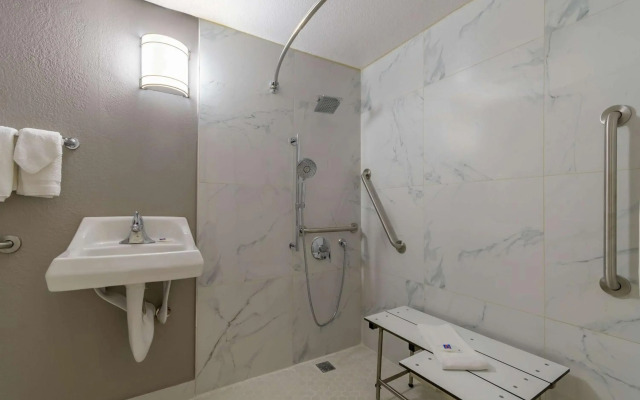 Motel 6 Hayward, CA – Silicon Valley Gateway