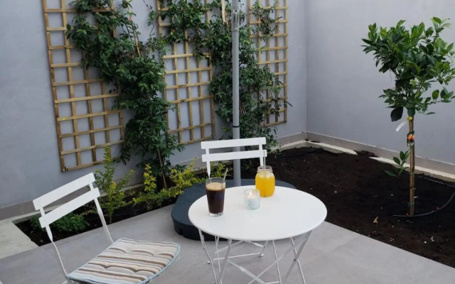 Modern & Cozy Studio w/ Backyard Near City Center