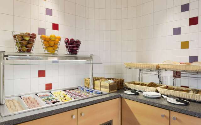Ramada by Wyndham London North M1