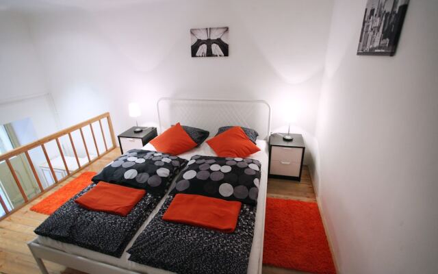 Dfive Apartments - Colorful