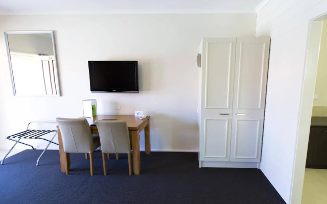 Quality Inn Colonial