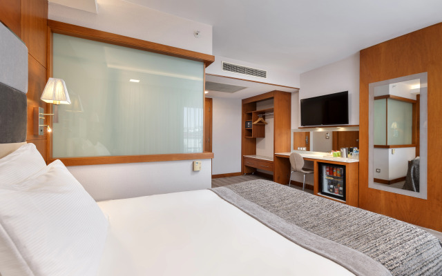 Limak Ambassadore Hotel