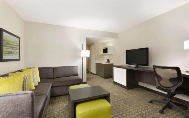 Embassy Suites by Hilton Newark Wilmington South