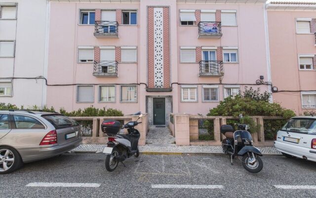 Garden House in Alvalade