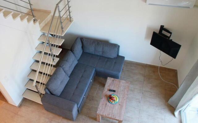 Xaradiotis House - A modern home away from home