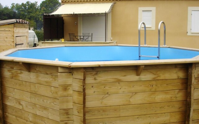 Villa With 3 Bedrooms in Saint-saturnin-lès-apt, With Wonderful Mounta