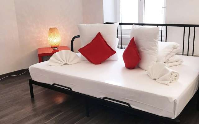 INSIDE FIVE City Apartments