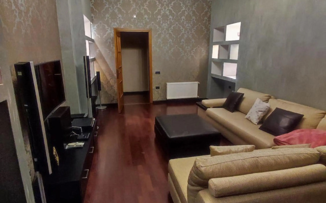 Azneft Royal Suite Apartment Sea View