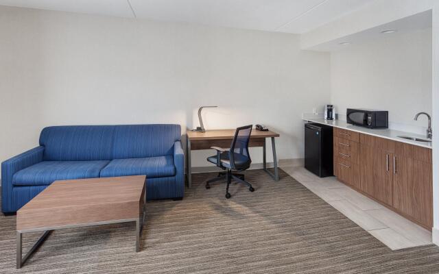 Holiday Inn Express Hotel & Suites Providence-Woonsocket by IHG