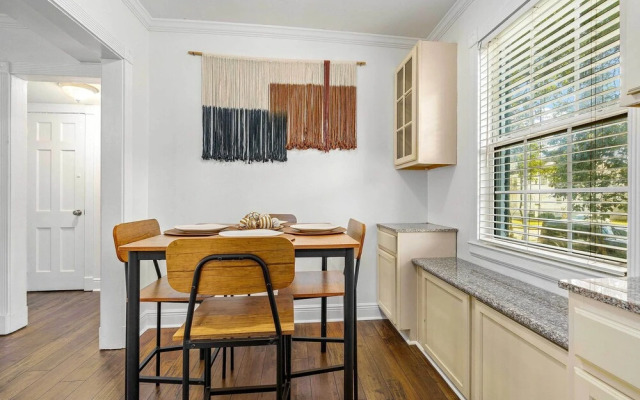 Pet-friendly Mobile Condo ~ 4 Mi to Downtown!