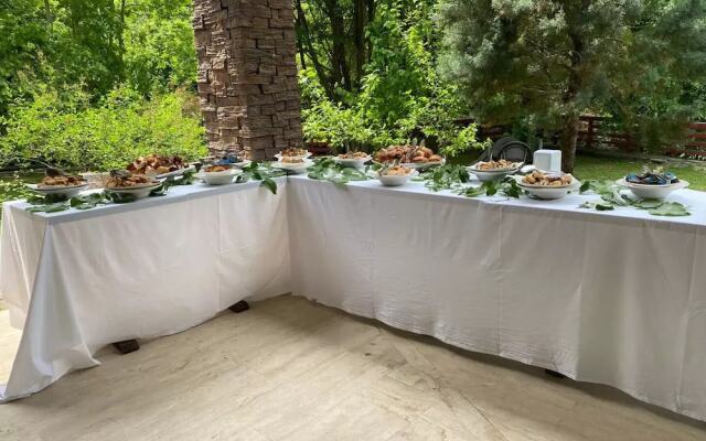 Feel & Live Hotel Villas Restaurant