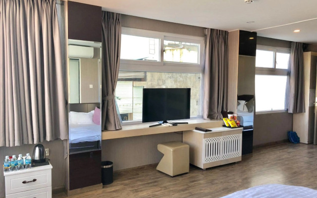 New Sun Hotel