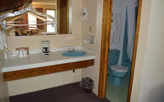 Rimrock Lodge