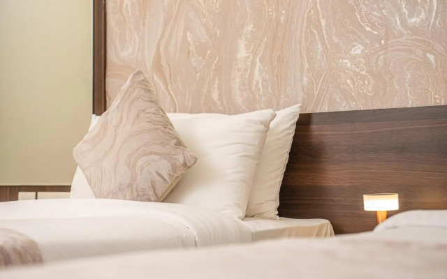 OYO Premium Light House Hill