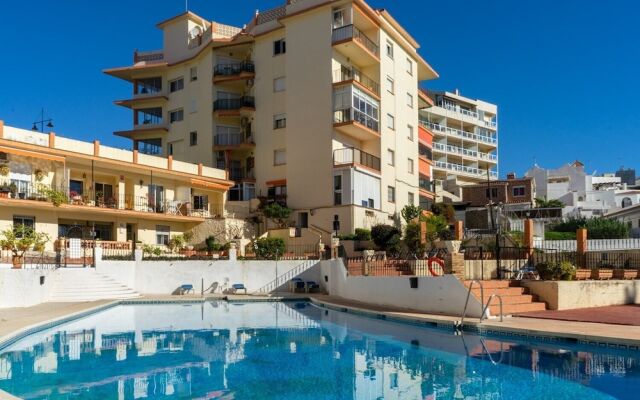 Lovely Beachfront Apartment with Sunny Balcony Ref 35