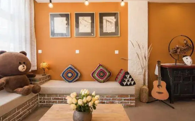 Dali Verdant Whisper·Stone Hill Seaview Inn