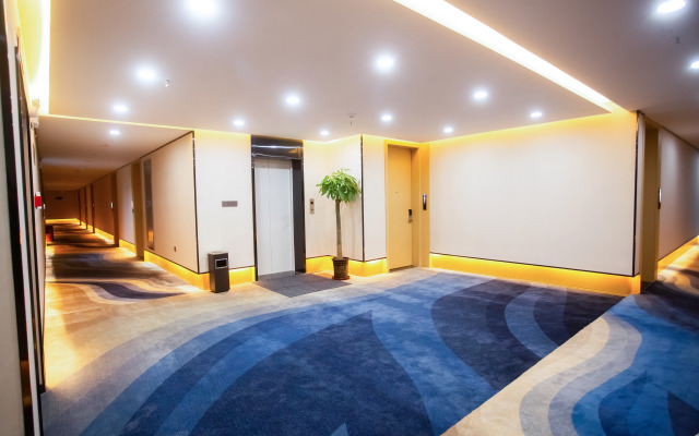 Lili Orange Light Luxury Hotel