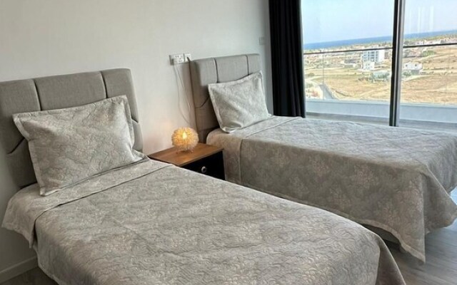 9 Grand Sapphire 2 Bed 2 Bath Pool Beach