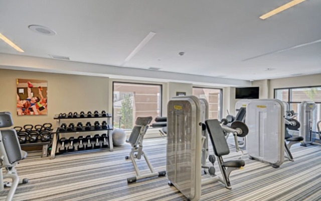 Global Luxury Suites Baypointe Station