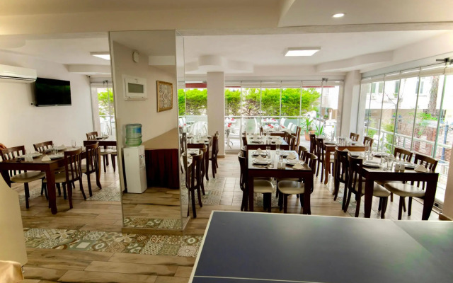 Palm Beach Hotel