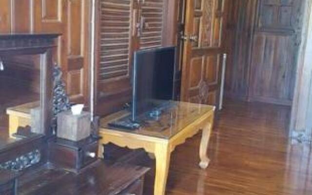 Ruean Ploysrirung Boutique Resort