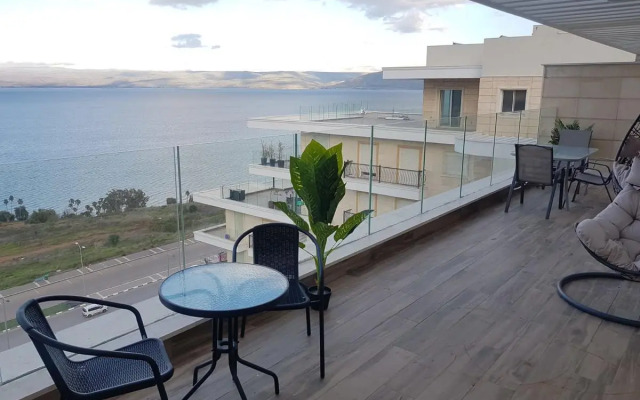 King David breathtaking LAKE VIEW 4BDR PENTHOUSE