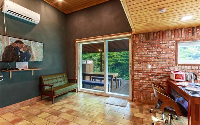 Gyeongju Rosso House Pension