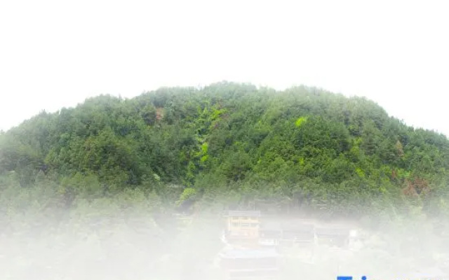 One see one mountain Shangpi Homestay (Xijiang Qianhu Miao Village Observation Platform Store)