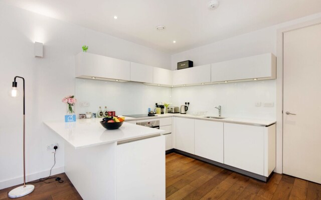 Bright Baker Street Apartment - AZS