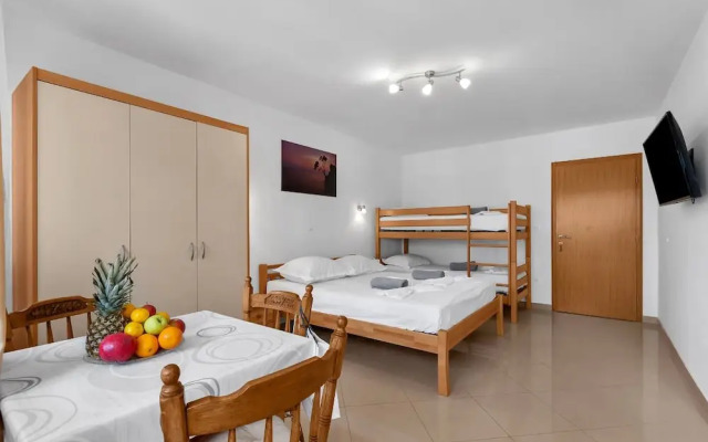 Anka - Amazing Location - Sa13