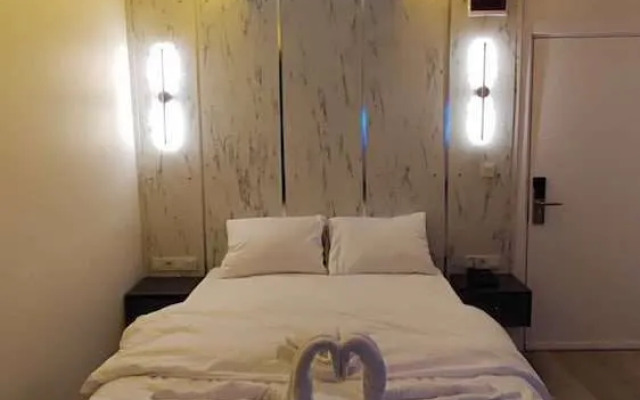 The City Palace Hotel